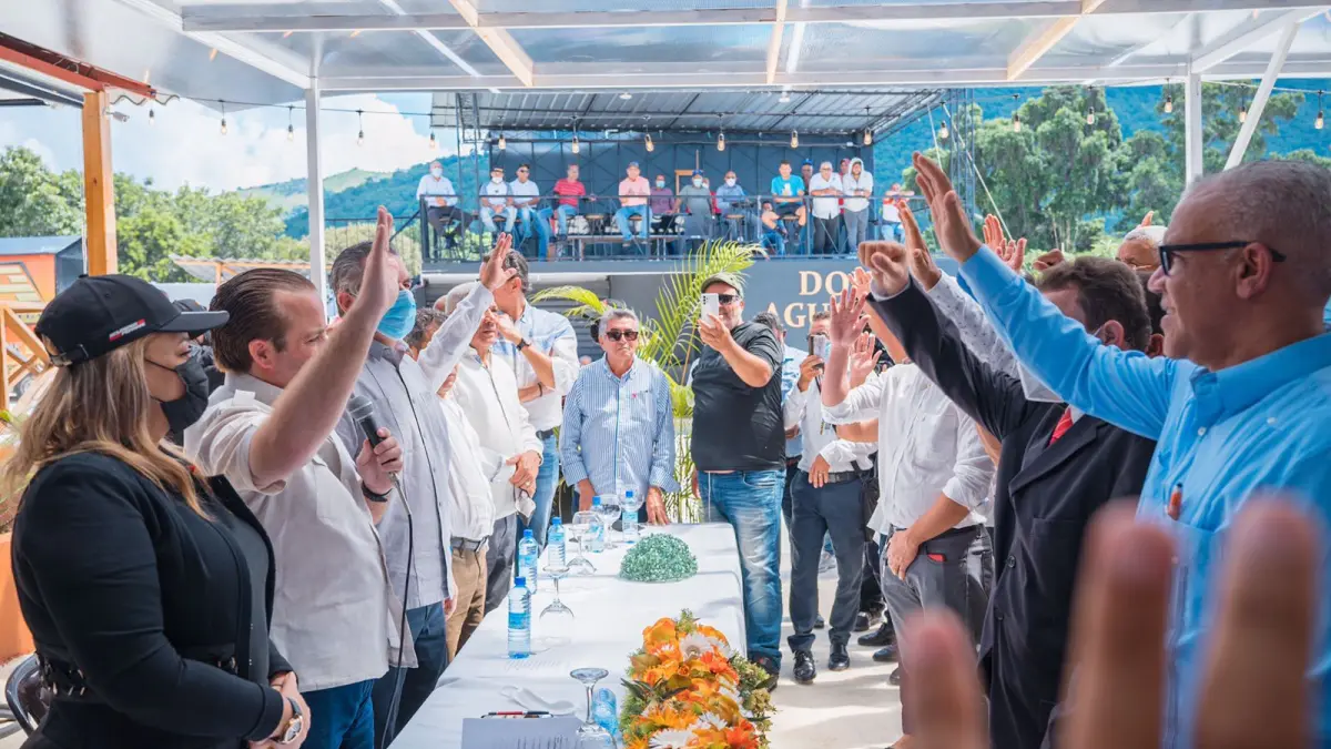 Alcalde del municipio Sabana Larga de Ocoa es juramentado por José Paliza