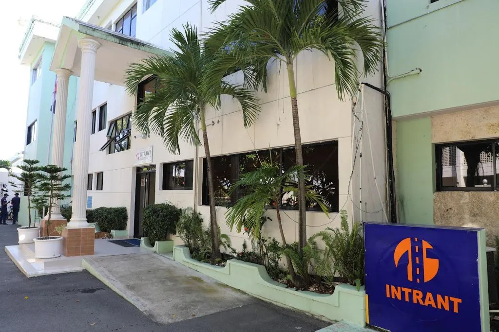 INTRANT informa medida de normativa de taxi no es definitiva