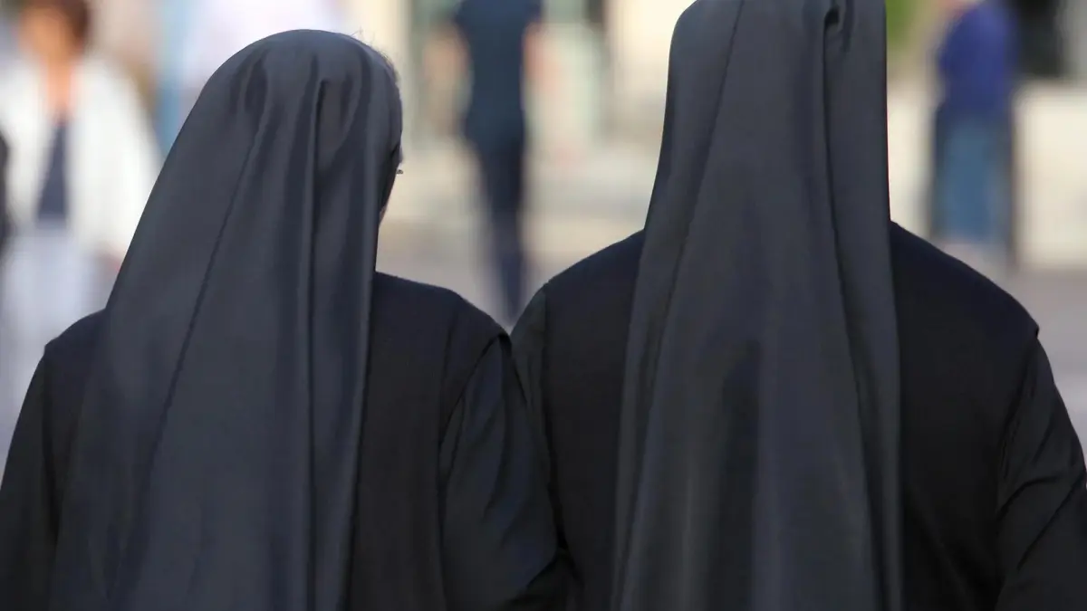 Los abusos psicológicos a las monjas en los conventos, desvelados en un libro