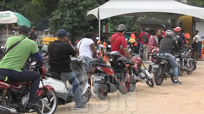 Motocicletas siguen "como chivo sin ley", mientras autoridades se enfocan en imponer cascos más caros
