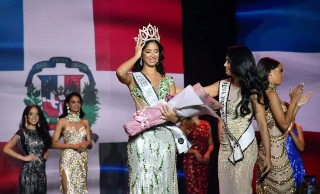Andreína Martínez es coronada como Miss República Dominicana Universo 2021