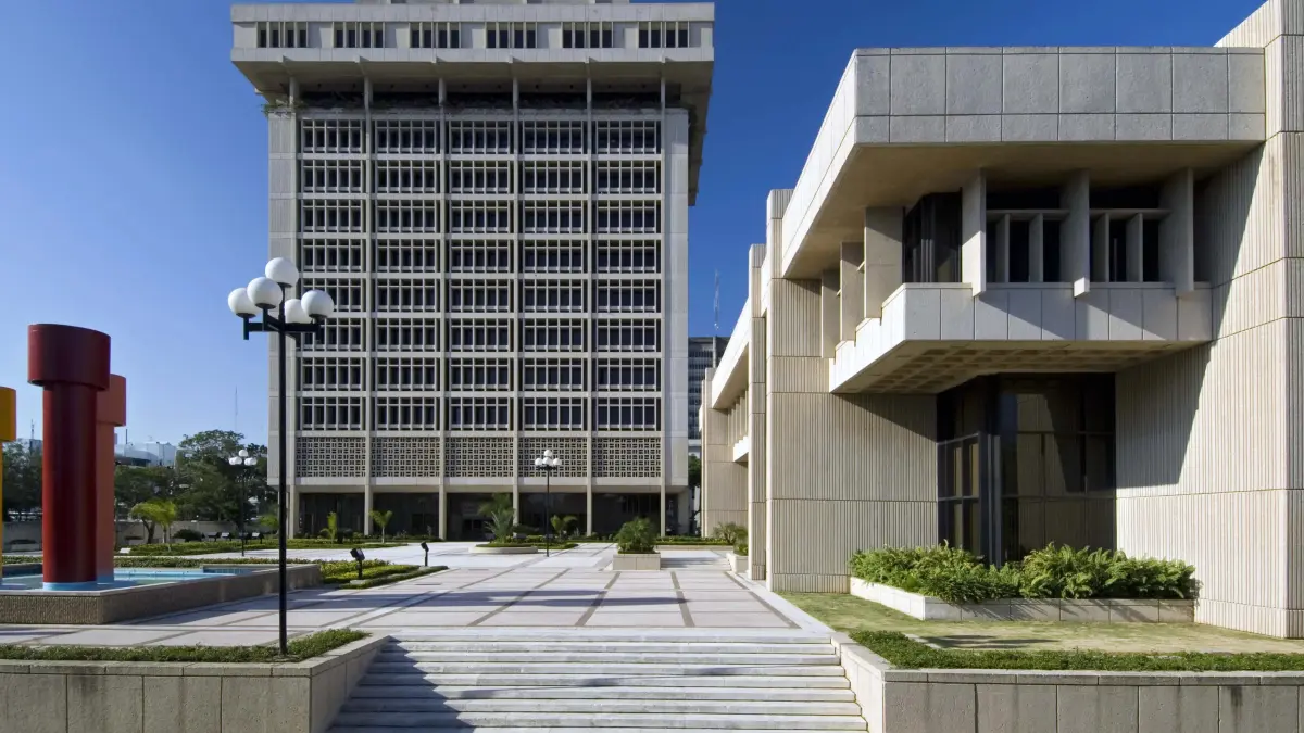 Banco Central incrementa su tasa de política monetaria de 3.00 % a 3.50 % anual