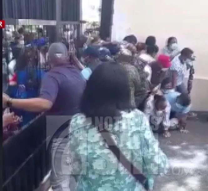 Por falta de organización personal médico no pudo cobrar cheque