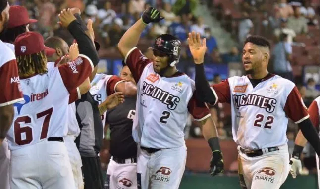 Ofensiva de Gigantes despierta y dan paliza a Tigres