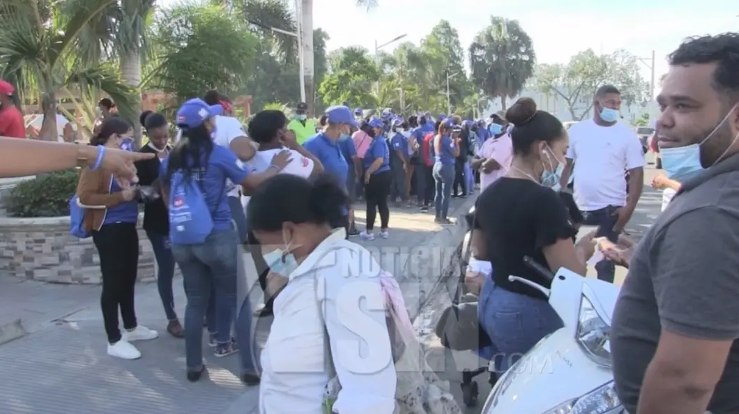 Realizan campaña para prevenir la violencia contra la mujer en Azua
