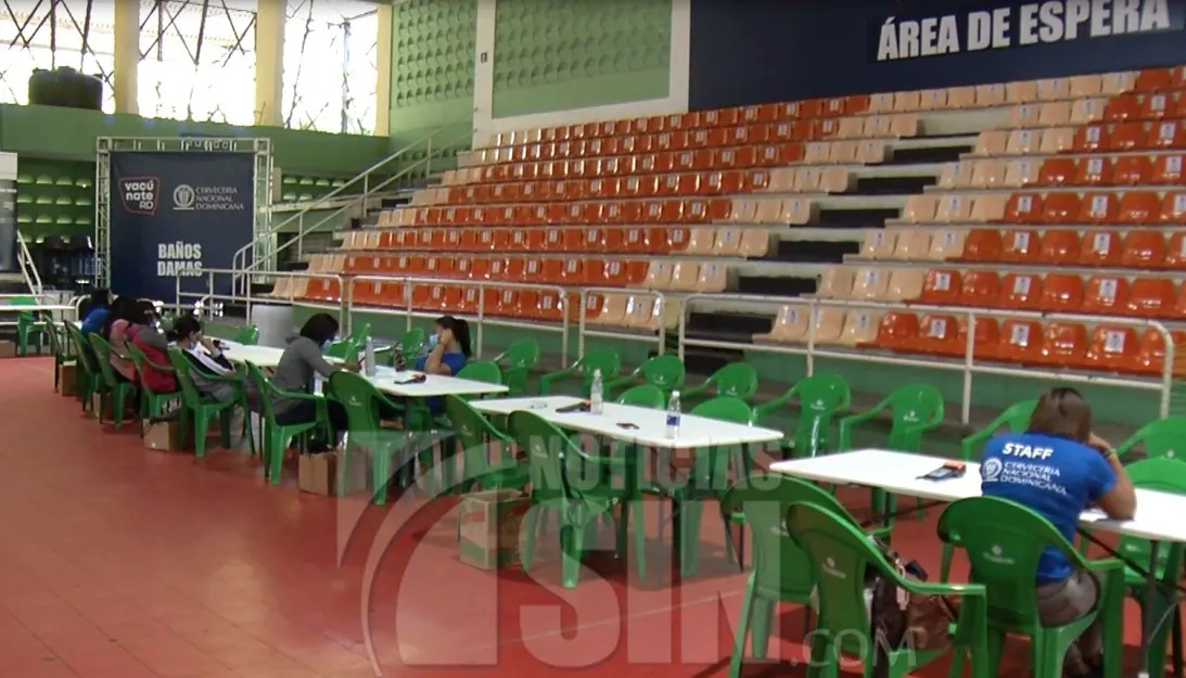 Gremios médicos apoyan inicie inoculación con una cuarta dosis