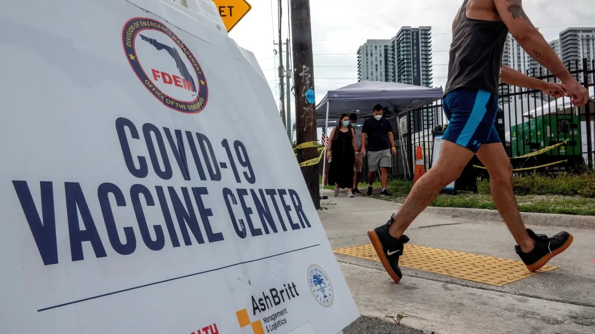 Suben contagios semanales por covid-19 en Florida, con dos casos de ómicron