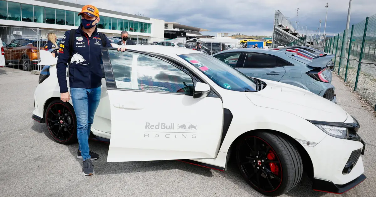 Max Verstappen venderá su Honda Civic Type R con fines benéficos