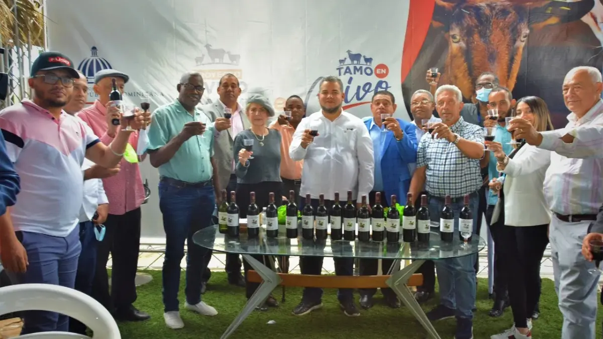 Gobierno anuncia apoyará productores de vino Neyba