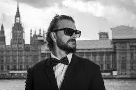 El guatemalteco Arjona lanza Negro y sigue agotando entradas en España