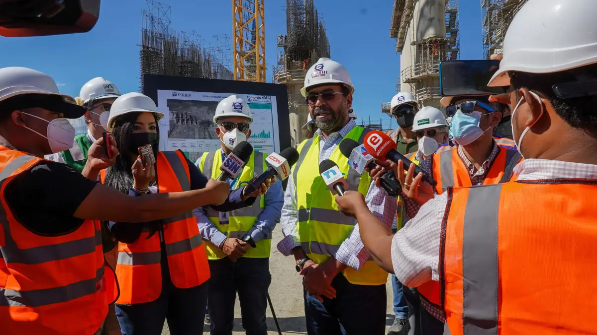 INDRHI recorre Proyecto Múltiple Presa Montegrande junto a periodistas