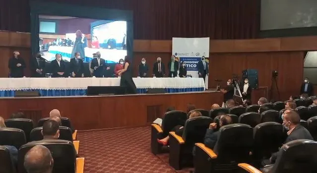 Entregan certificados a primera promoción del Diplomado de Periodismo Ético