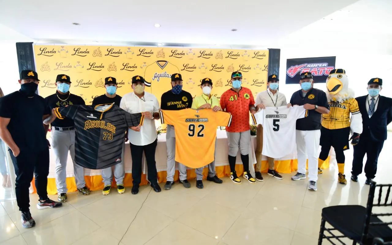 Las Águilas Cibaeñas aclaran jóvenes bailarinas no son parte de su equipo