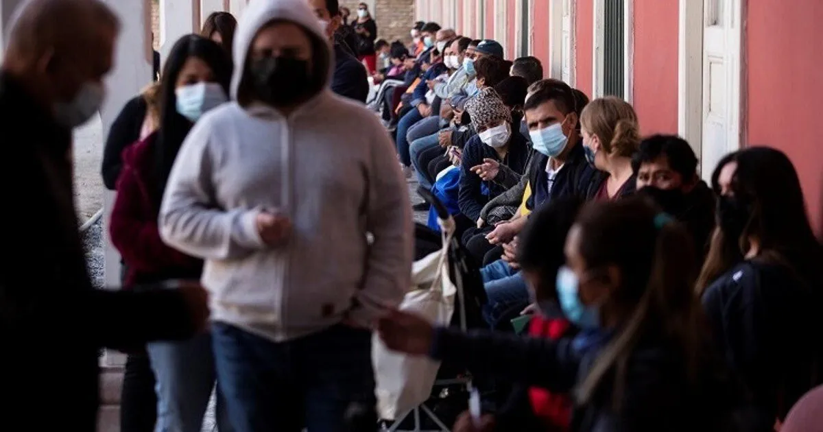 Chile anuncia restricciones a 1,6 millones de personas sin refuerzo anticovid