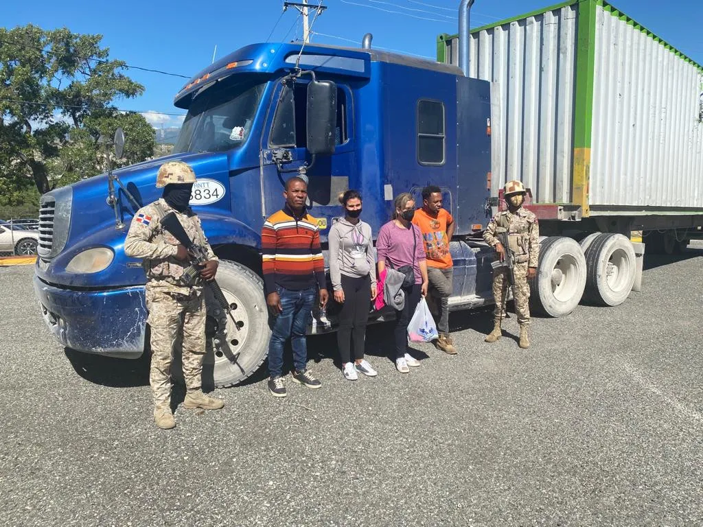 Cesfront detiene dos cubanas que intentaron entrar al país desde Haití