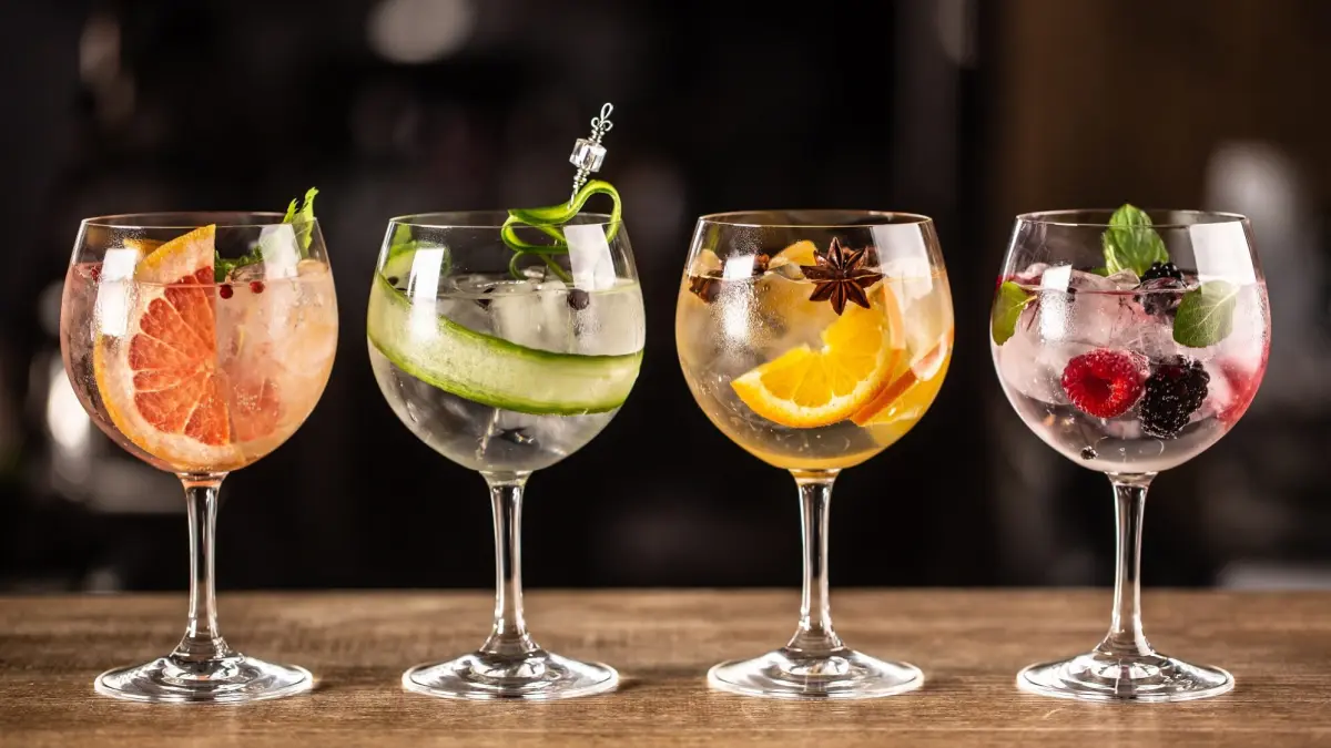 Cómo preparar cinco versiones innovadoras del clásico gin tonic para el brindis de Navidad