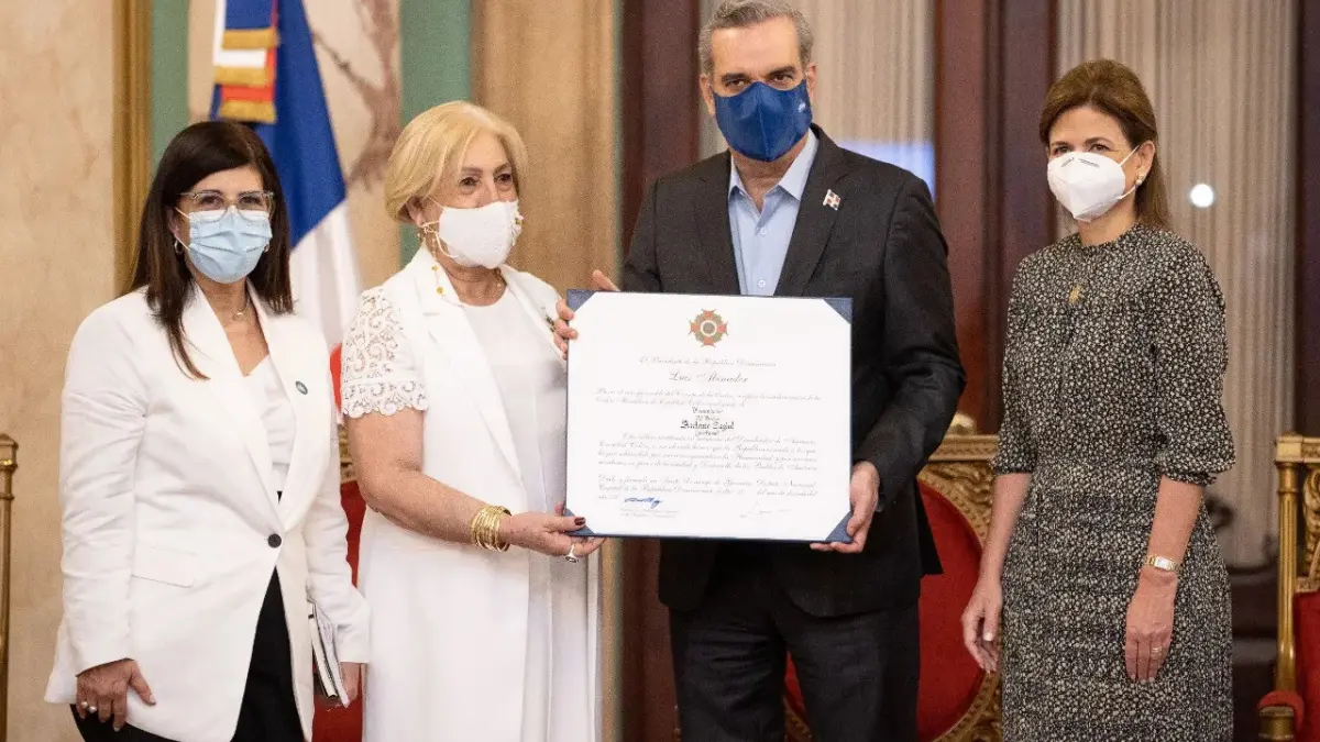 Gobierno realiza homenaje póstumo al fenecido médico Antonio Zaglul