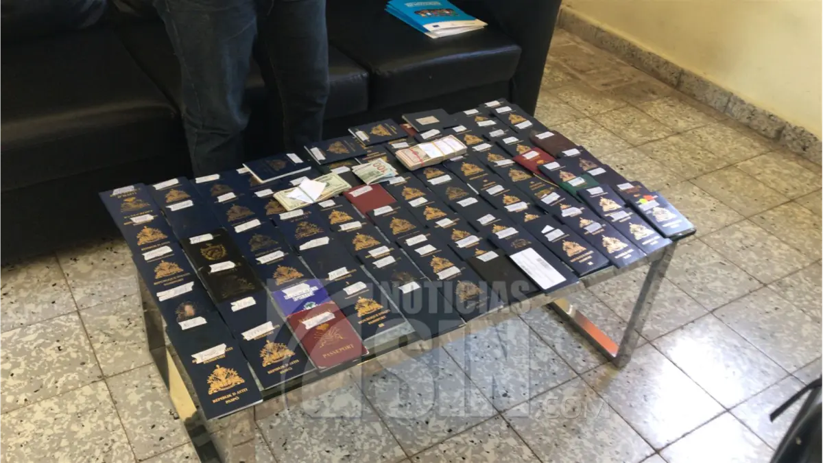 Apresan haitiano con más de 90 pasaportes en Dajabón