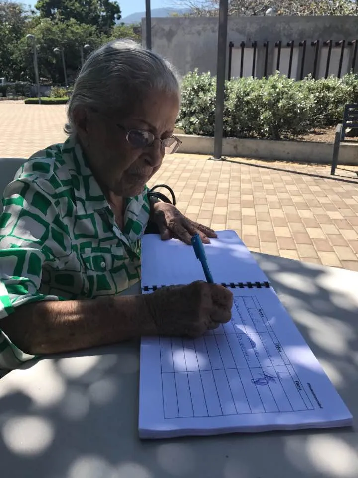 Fallece doña Elvia Miller, madre del dirigente político Max Puig