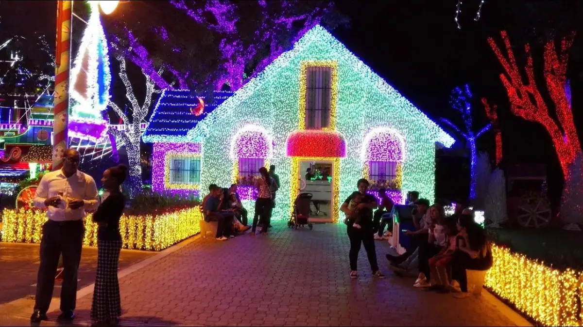 Ciudadanos felices por unas navidades sin restricciones