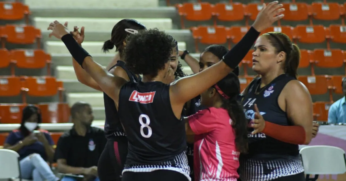 Cristo Rey saca reñida victoria a Caribeñas en inicio final LVS