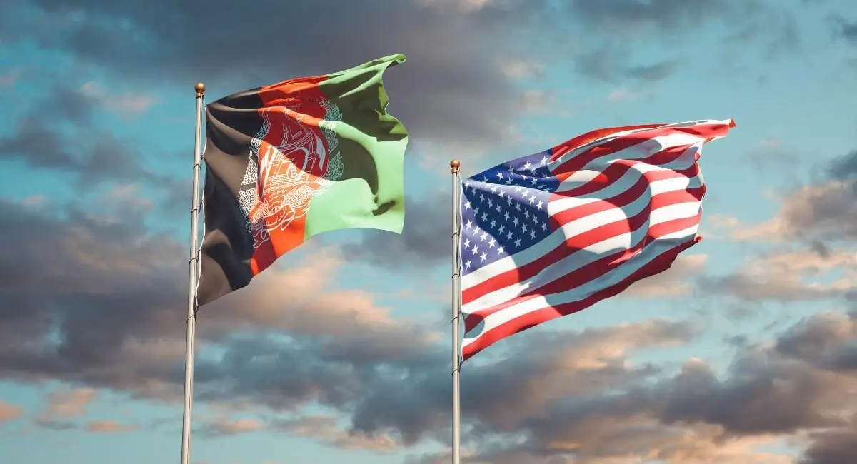 Protesta en Kabul para que EE.UU. descongele los activos bancarios afganos