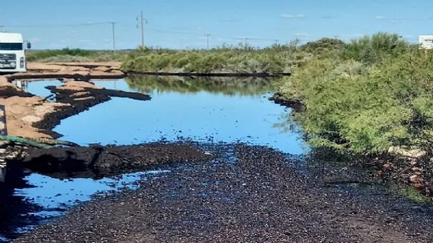 El Gobierno argentino evalúa los daños provocados por un derrame de crudo