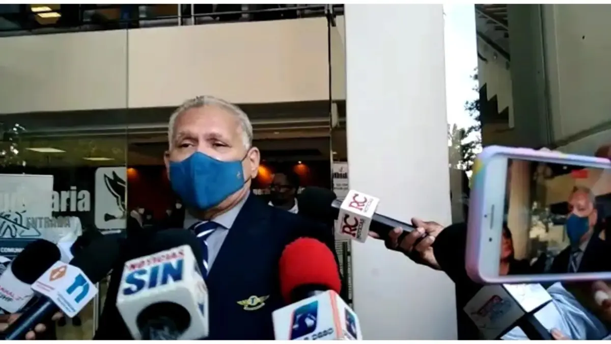 Verónica Estrella no había terminado sus estudios para ser azafata, dice Presidente de Tripulantes VIP