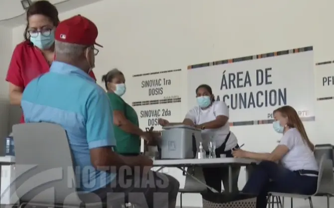 Diversas reacciones sobre la disposición de la tercera dosis anticovid