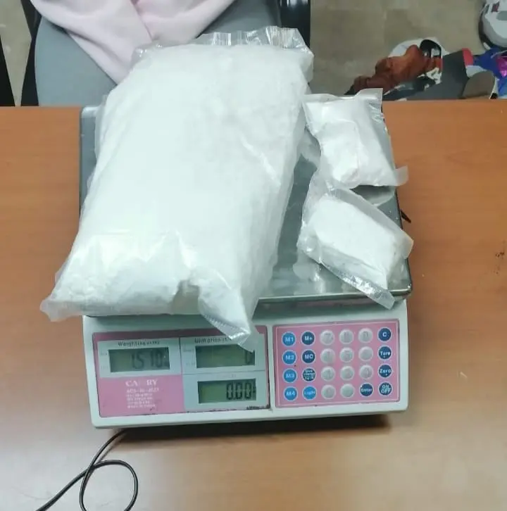 Extrajera que viajaría con presunta droga fue detenida por la DNCD en el Aeropuerto de Punta Cana
