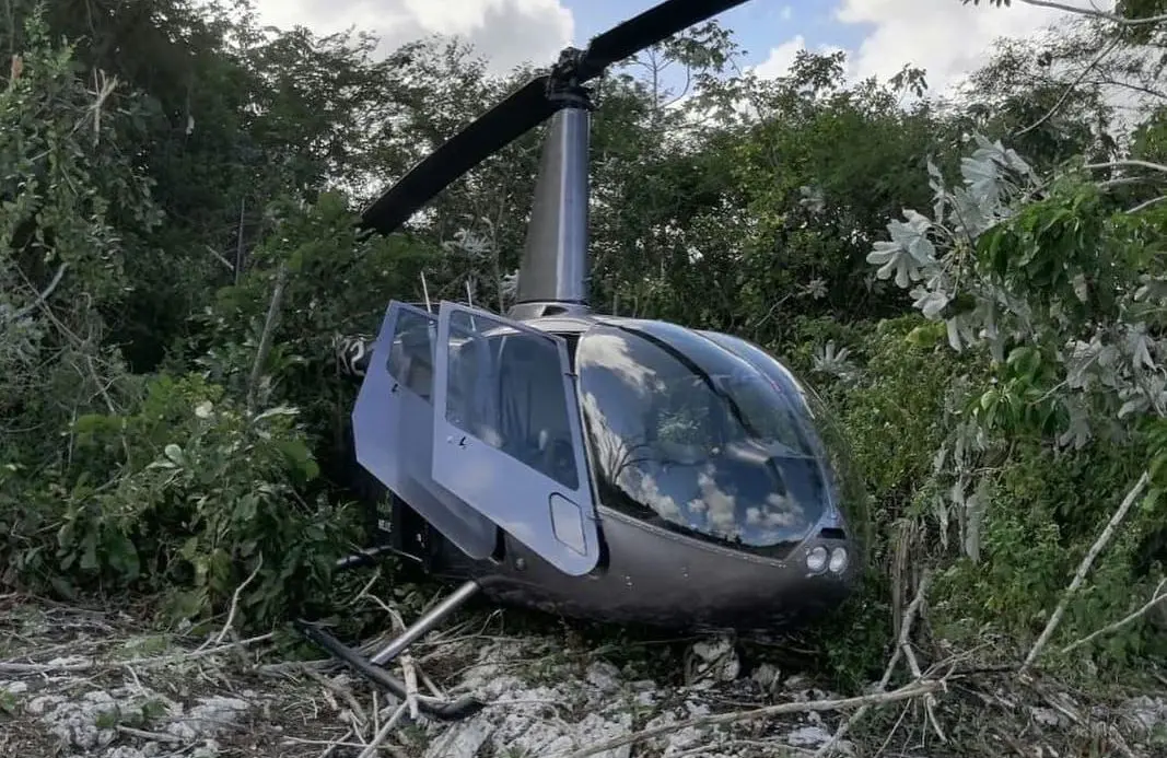 Helicóptero de Helidosa realiza aterrizaje de precaución