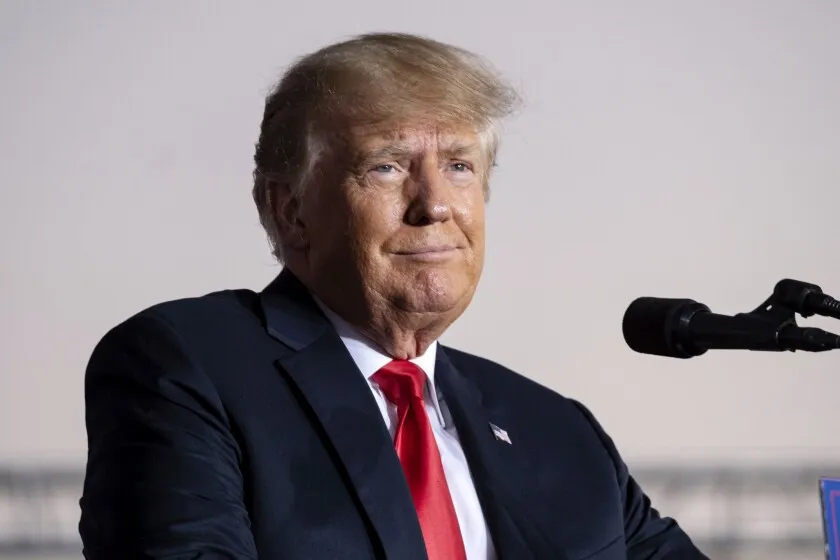 Trump cancela rueda de prensa en Florida por parcialidad de investigación