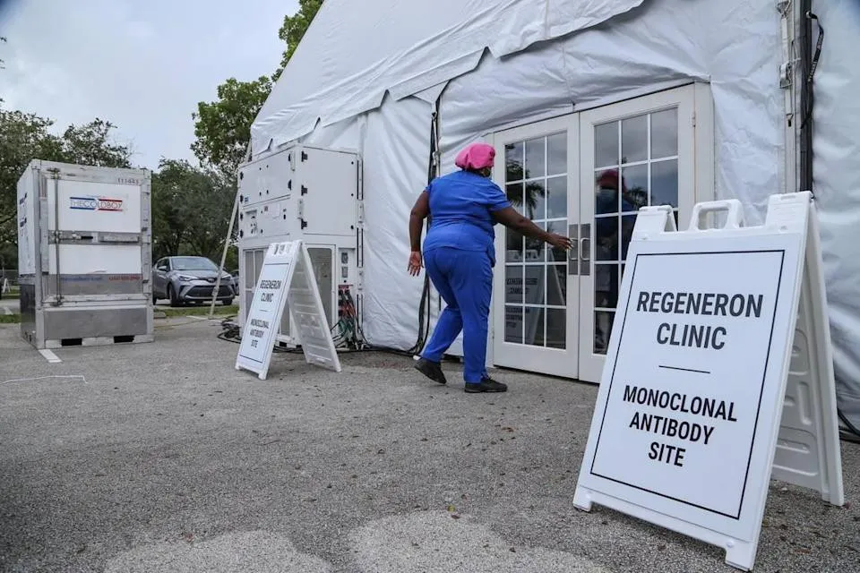 EE.UU. deja de usar dos tratamientos de COVID-19 por no servir contra ómicron