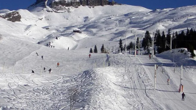 Muere niña de 5 años arrollada por un esquiador que descendía con velocidad