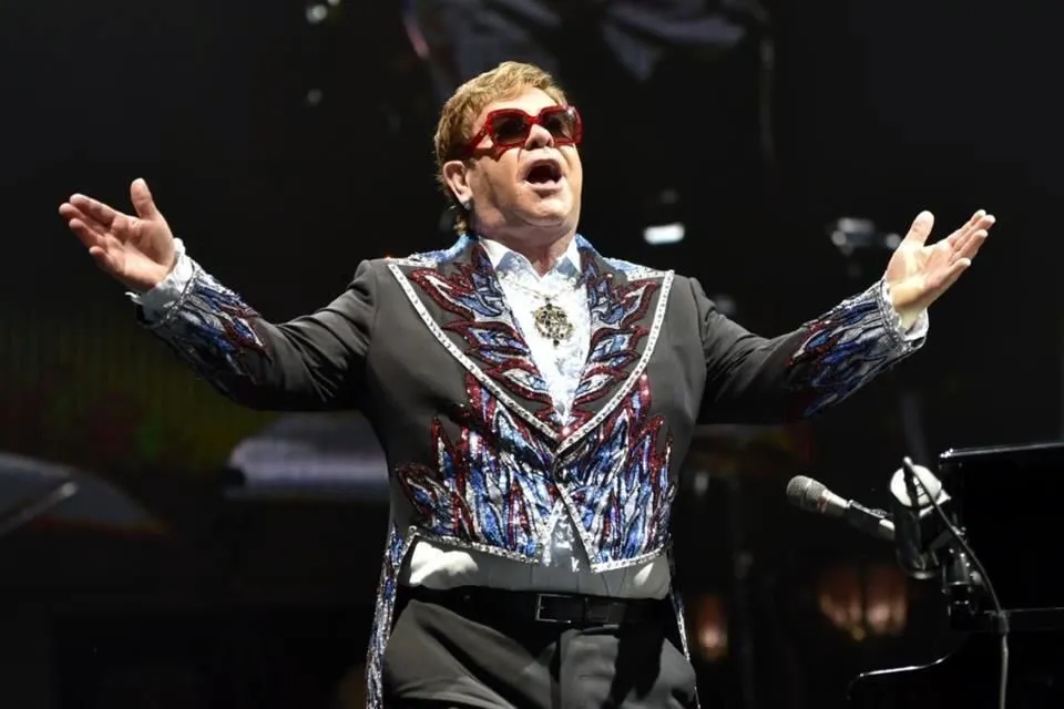 Elton John da positivo al Covid y se ve obligado a cancelar dos conciertos en EEUU