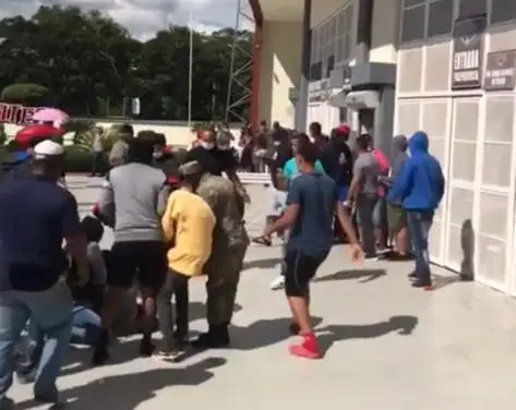 Video: Reportan tiroteo en el Estadio Julían Javier