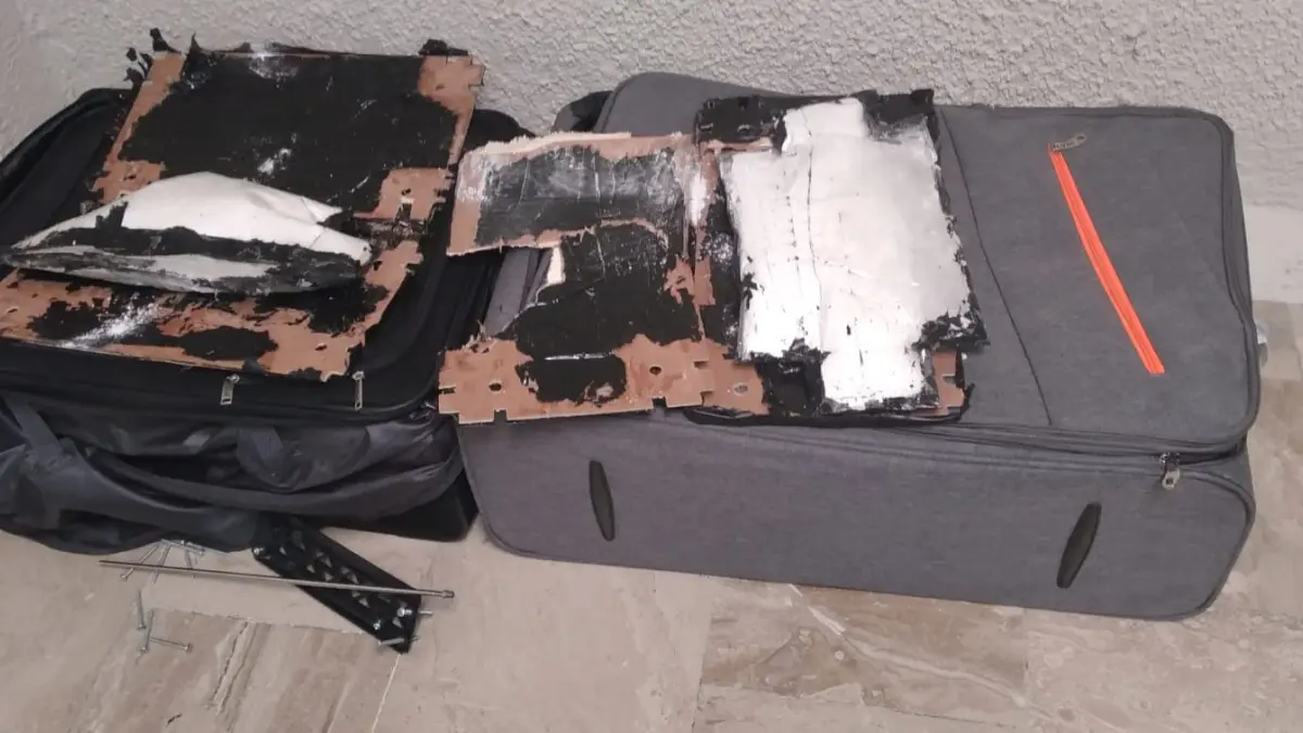 Apresan dos extranjeros con más de dos kilos presumiblemente cocaína en aeropuerto de Punta Cana