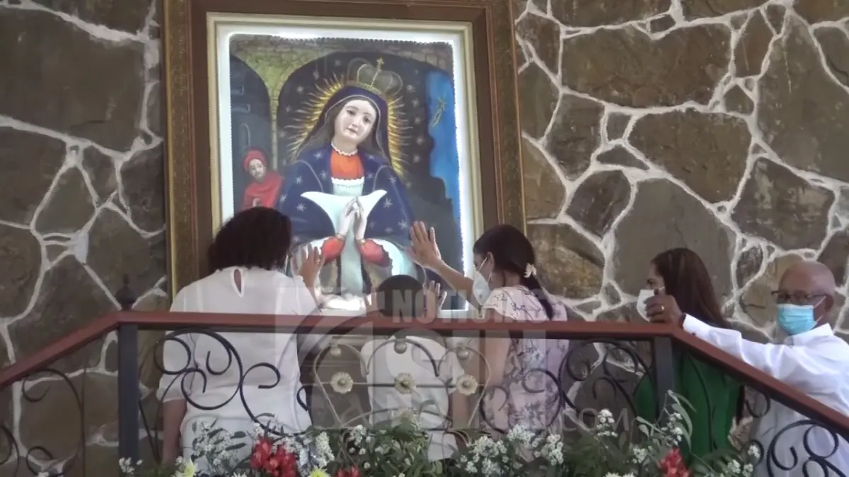 Feligreses viajan al santuario de Loma de Cabrera