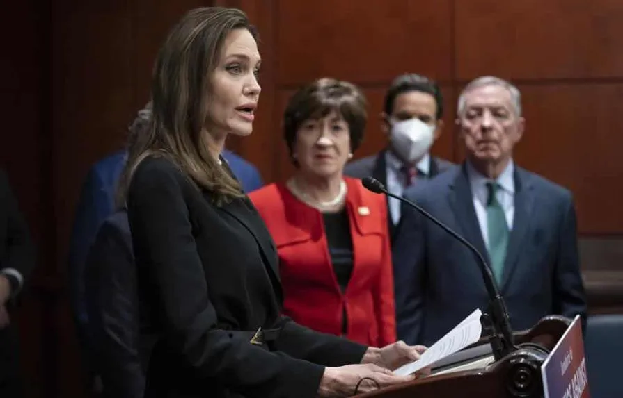 Angelina Jolie da voz en EE.UU. a las víctimas de violencia de género