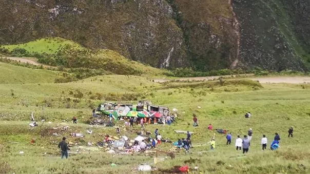 Al menos 20 muertos y 33 heridos tras accidente de autobús en norte de Perú