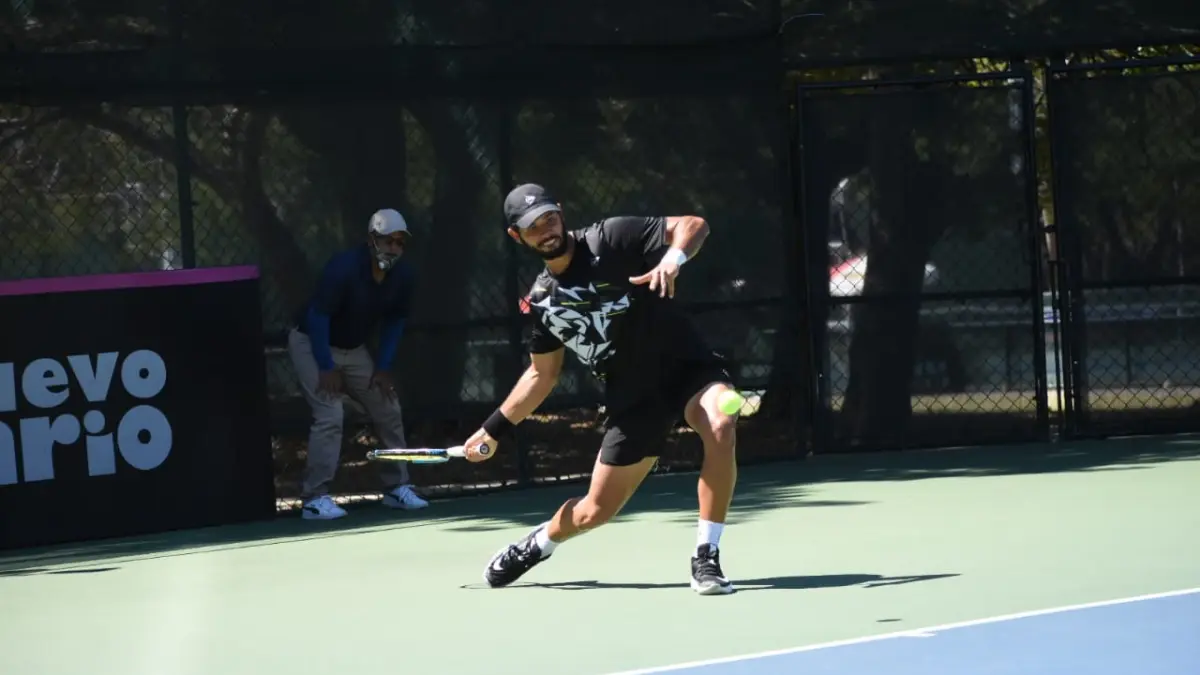 Dominicanos Hardt y Cid se enfrentan hoy por el pase a la final M25