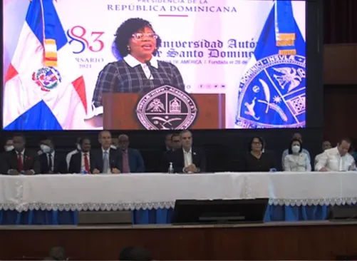 “Todos los días son del amor a tu lado, mensaje que dedica Abinader a su esposa