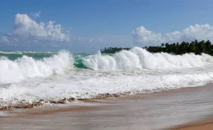 Prohíben uso de playas de Puerto Plata por oleajes anormales