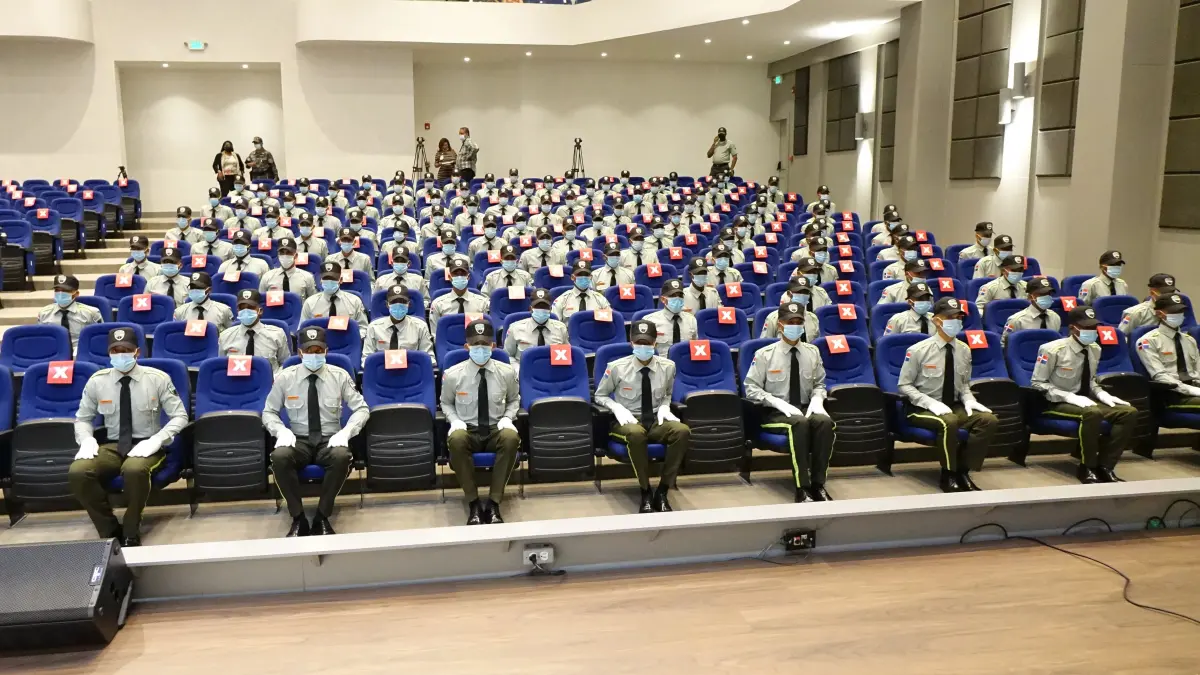 Policía Nacional gradúa 113 nuevos agentes que estarán adscritos a la DIGESETT