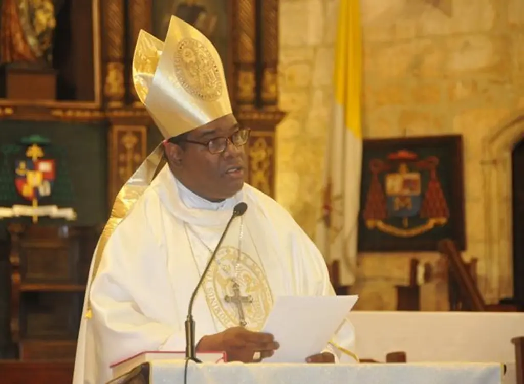 Obispo de La Altagracia llama a orar y reflexionar en familia tras tragedia en Jet Set