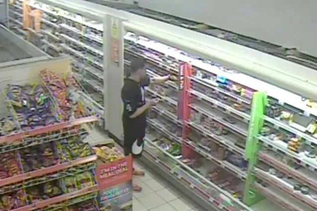 Acusado por inyectar su propia sangre en comida de supermercado