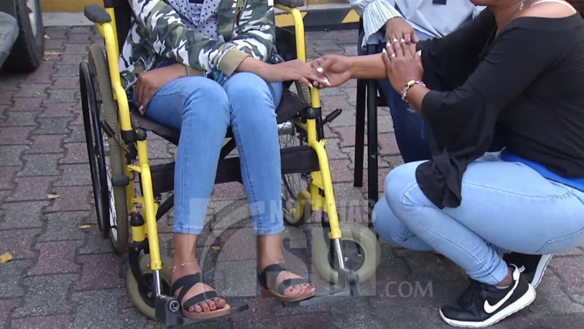 Piden ayuda para costear tratamiento de dos hermanas que padecen distrofia