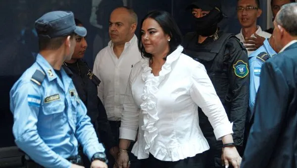 Piden más de 16 años de cárcel para ex primera dama hondureña acusada de corrupción