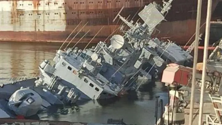 Un golpe sorpresa y con sus propias armas: Ucrania hunde barco de flota rusa