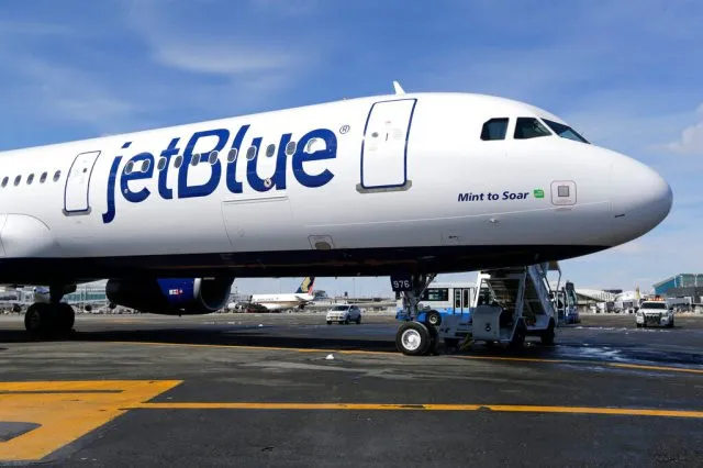 Un avión de JetBlue evita colisión con una aeronave militar de EEUU cerca de Venezuela